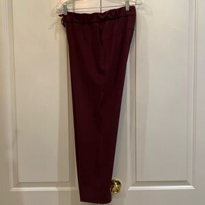 Lululemon pull on traveler’s pants